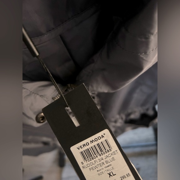 Very Moda Lightweight Jacket with Ruffle Detail - Picture 4 of 4